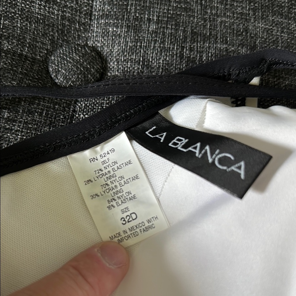 La Blanca Black and White Wavey Bikini Top - 32D - NWT - Picture 4 of 4